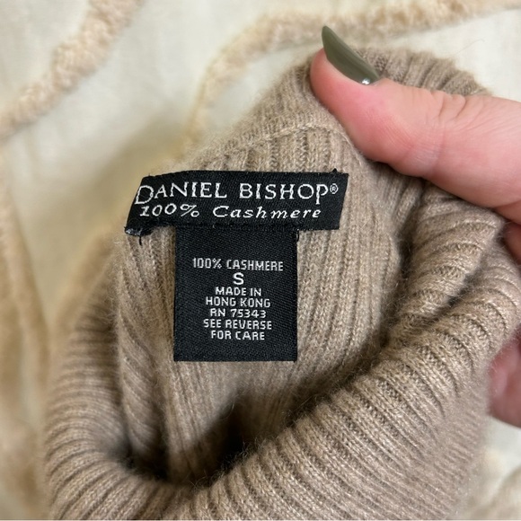 Daniel Bishop 100% Cashmere Ribbed Turtleneck Sweater in Heathered Taupe - Picture 5 of 7